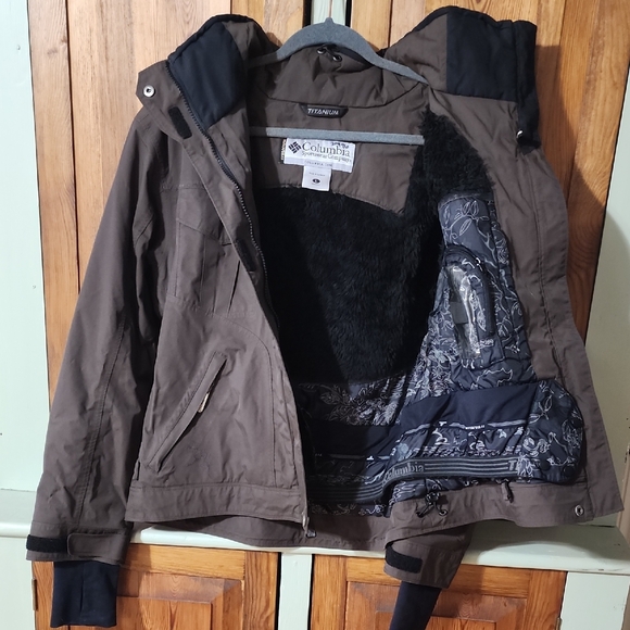 Brown Columbia Titanium Hooded Jacket - Picture 5 of 9